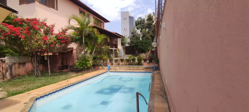 Casa, 8 quartos, 1000 m² - Foto 1