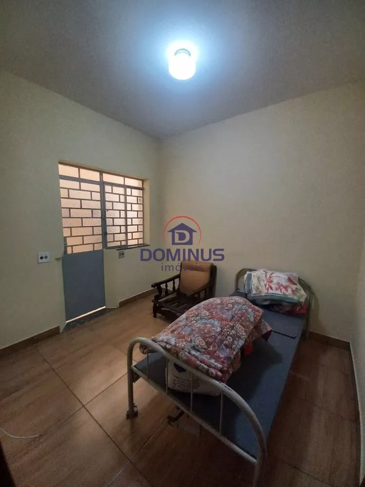 Casa à venda com 6 quartos, 300m² - Foto 15