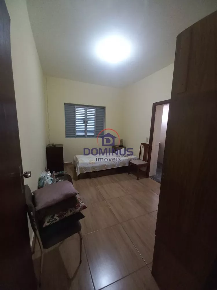 Casa à venda com 6 quartos, 300m² - Foto 17