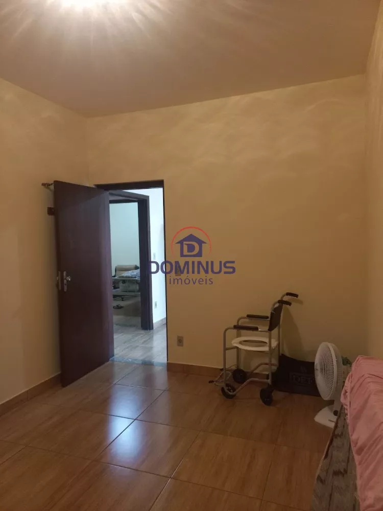 Casa à venda com 6 quartos, 300m² - Foto 13