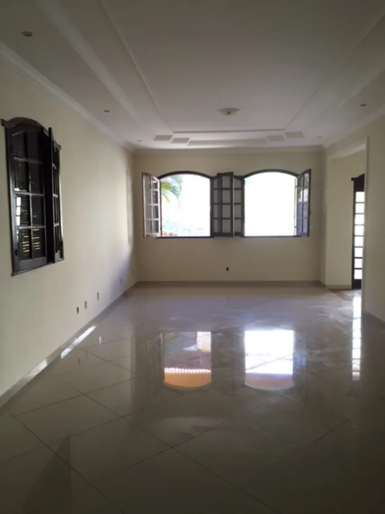 Casa, 4 quartos, 247 m² - Foto 3