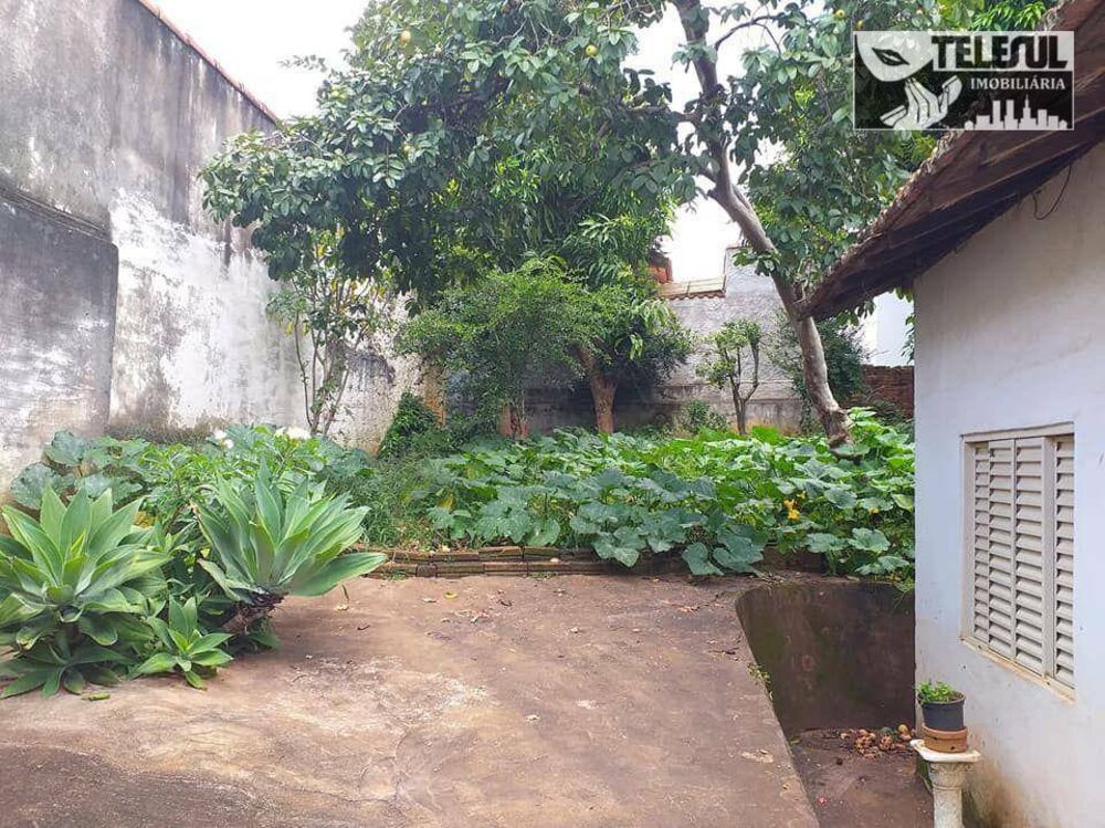 Casa à venda com 4 quartos, 440m² - Foto 2