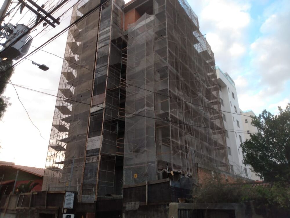 Apartamento à venda com 4 quartos, 101m² - Foto 1