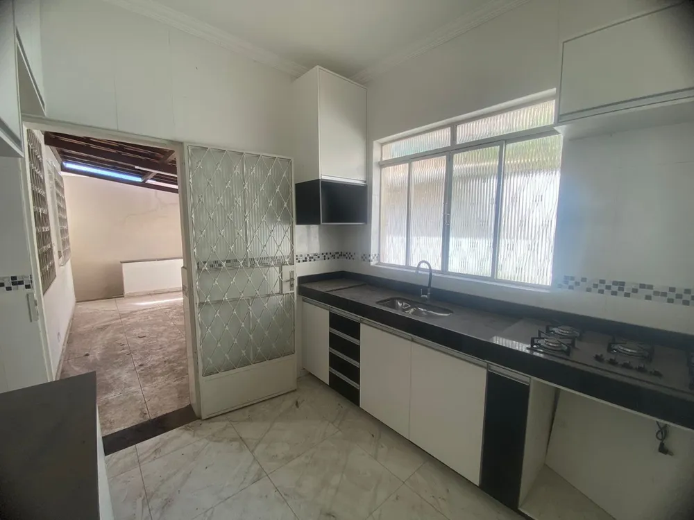 Casa, 3 quartos, 253 m² - Foto 3