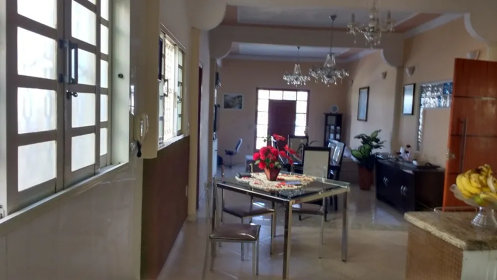 Casa, 4 quartos, 304 m² - Foto 1