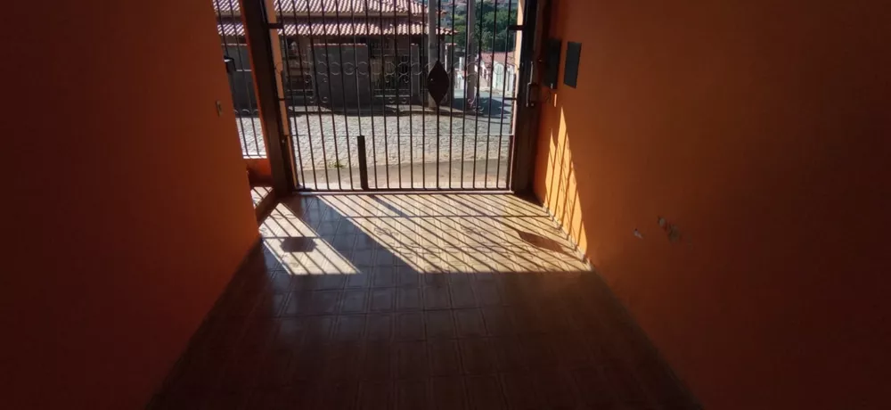 Casa à venda com 6 quartos, 140m² - Foto 6