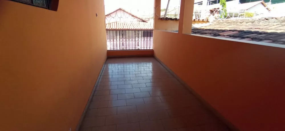 Casa à venda com 6 quartos, 140m² - Foto 18