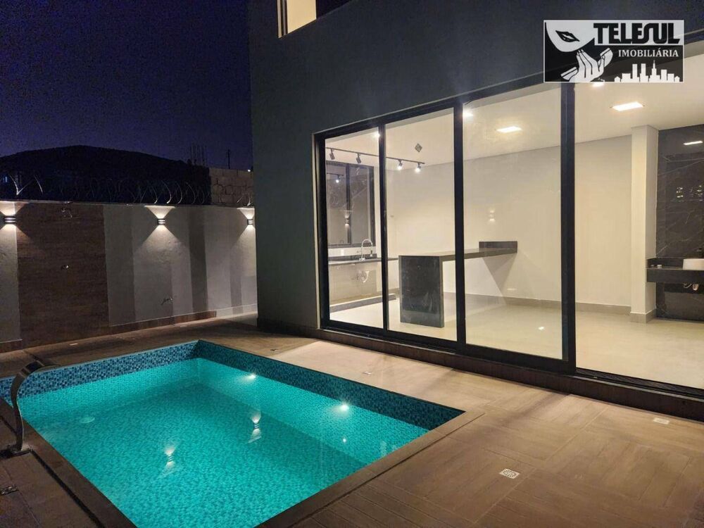 Casa à venda com 3 quartos, 300m² - Foto 4