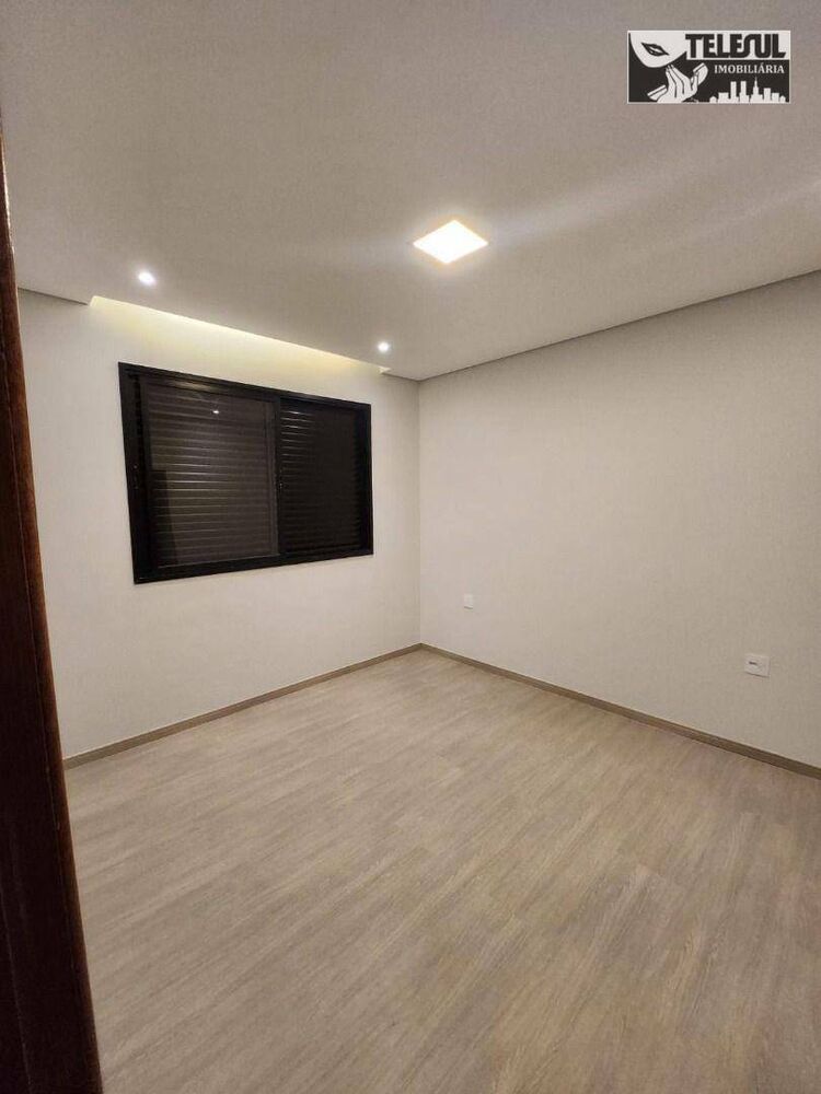 Casa à venda com 3 quartos, 300m² - Foto 9