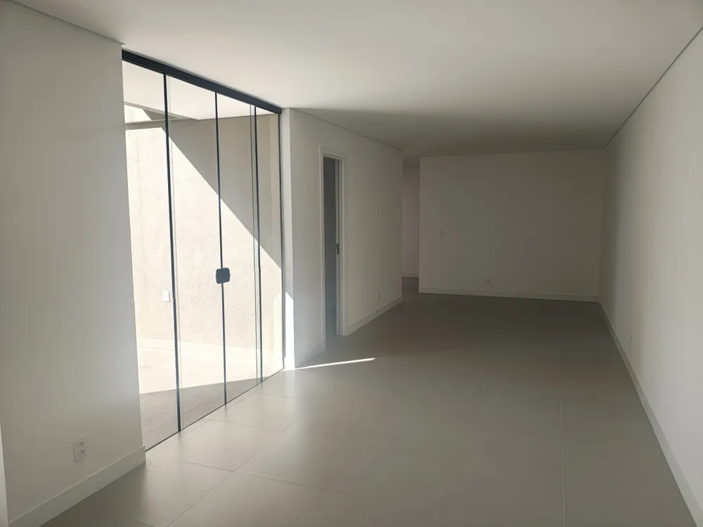 Apartamento, 3 quartos, 212 m² - Foto 1