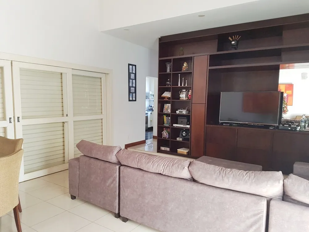 Casa, 4 quartos, 260 m² - Foto 1