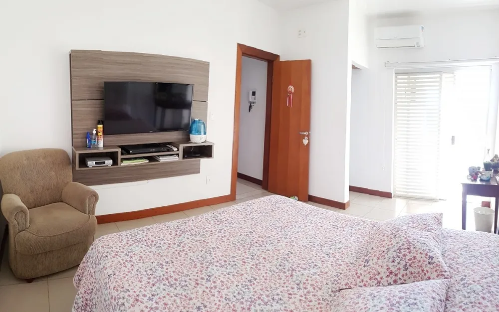 Casa, 4 quartos, 260 m² - Foto 8