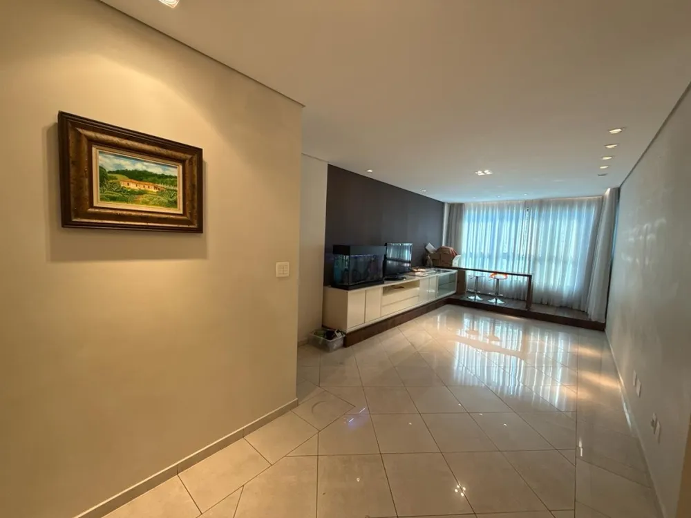 Apartamento, 3 quartos, 210 m² - Foto 1