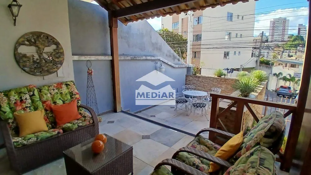 Casa, 4 quartos, 284 m² - Foto 2