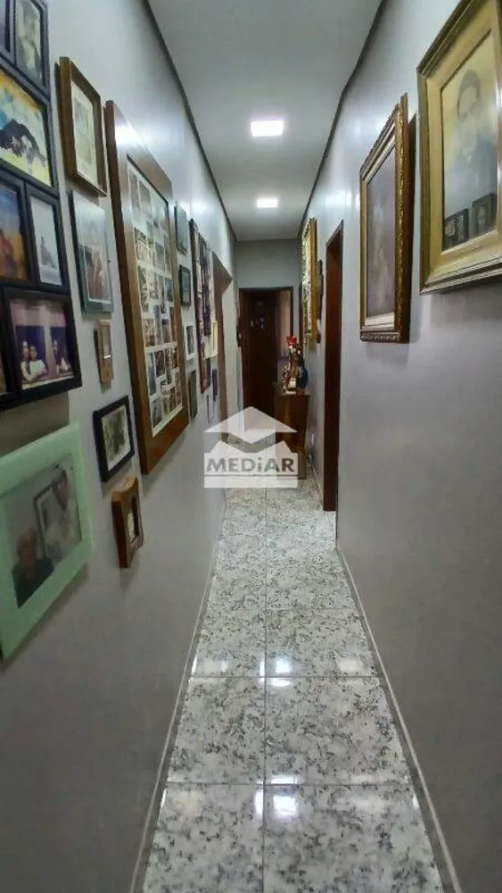 Casa, 4 quartos, 284 m² - Foto 2