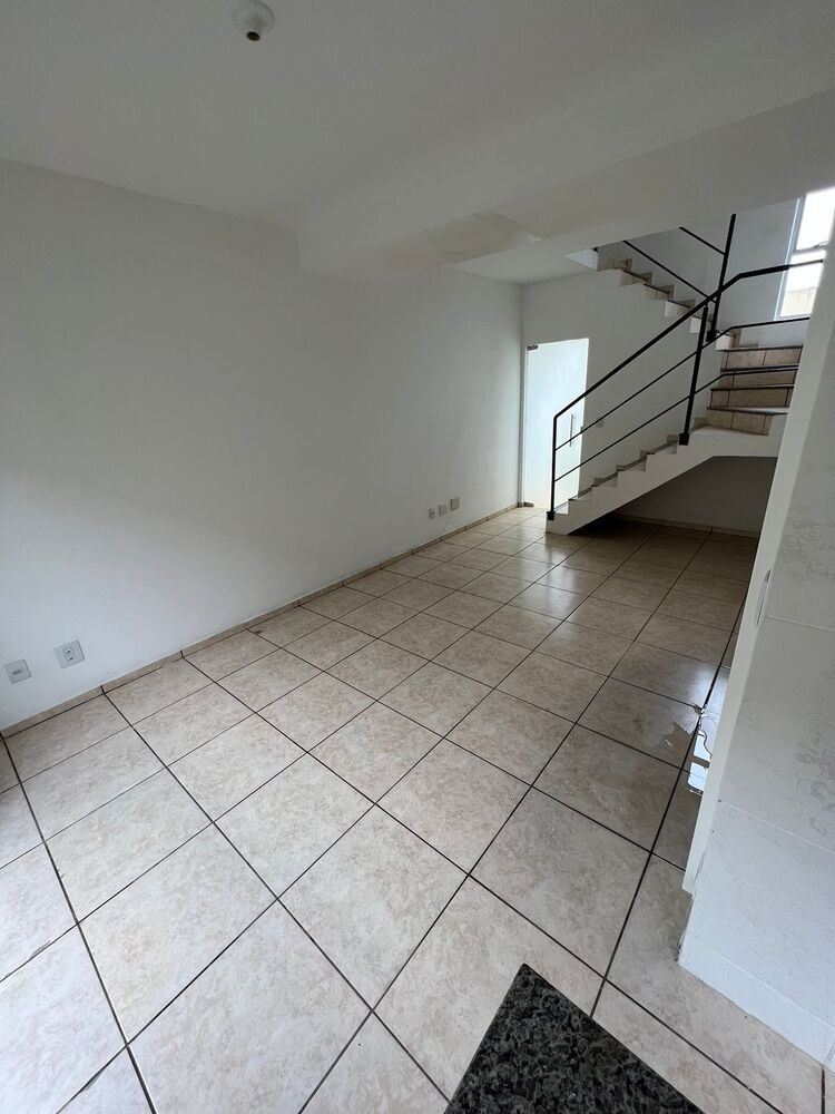 Casa à venda com 3 quartos, 88m² - Foto 3