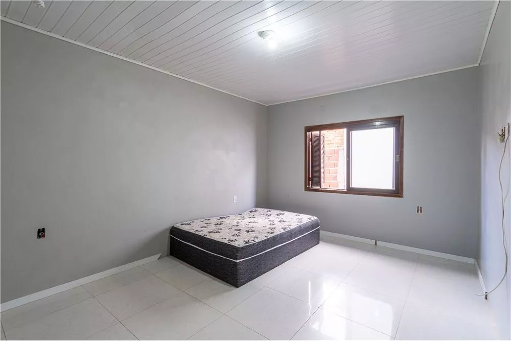 Casa à venda com 3 quartos, 96m² - Foto 3