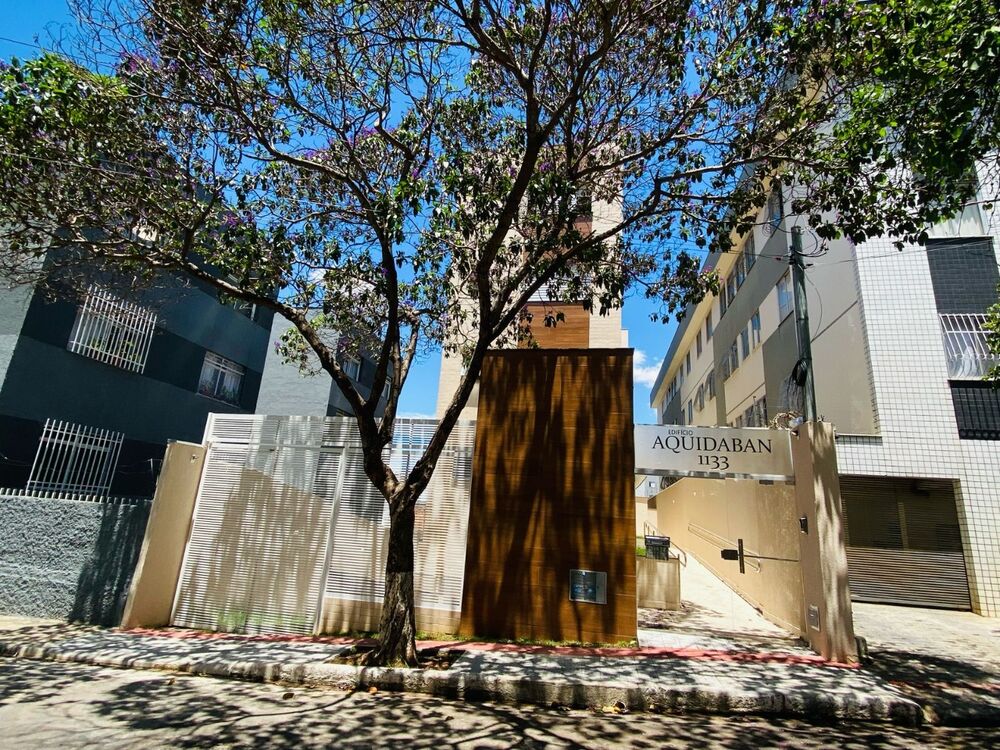 Apartamento à venda com 2 quartos, 60m² - Foto 2