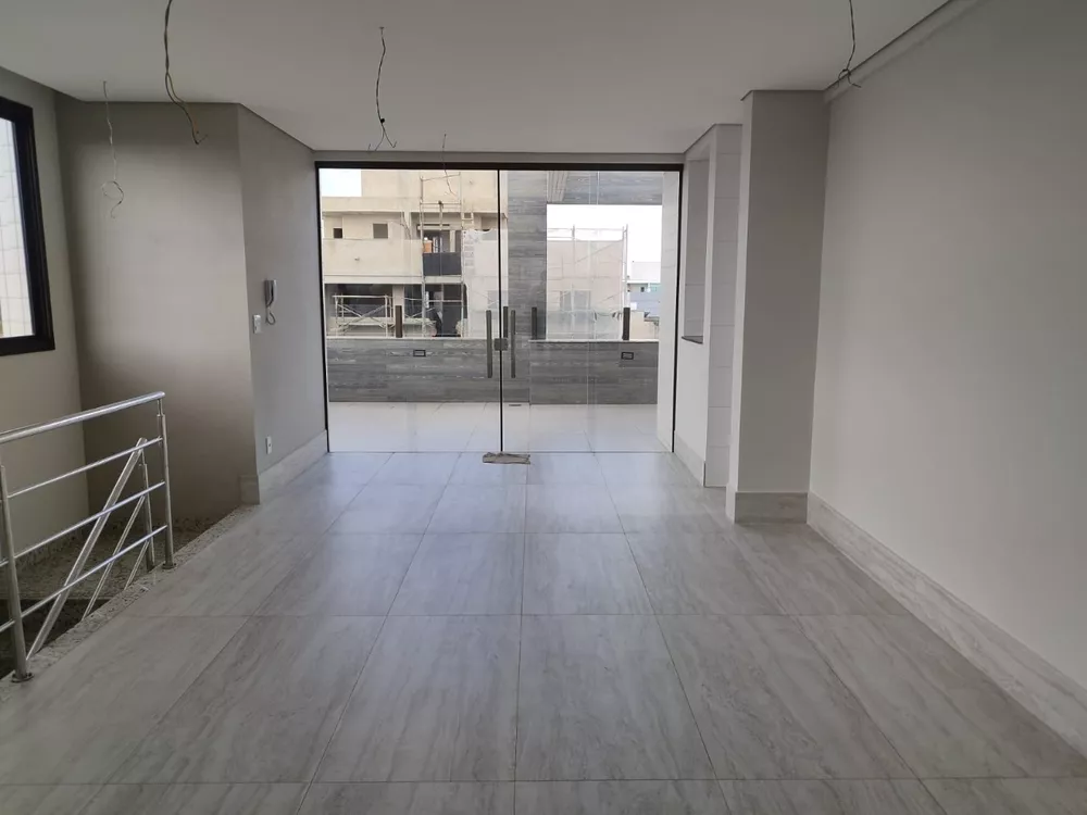 Cobertura à venda com 3 quartos, 160m² - Foto 2