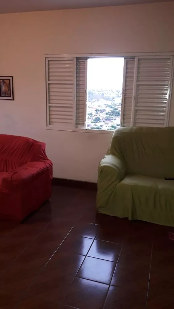 Casa à venda com 4 quartos, 360m² - Foto 4