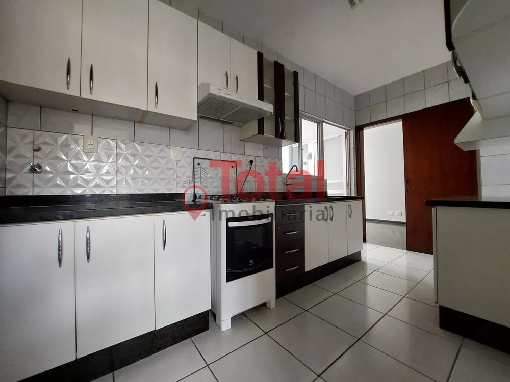 Apartamento à venda com 3 quartos, 110m² - Foto 1