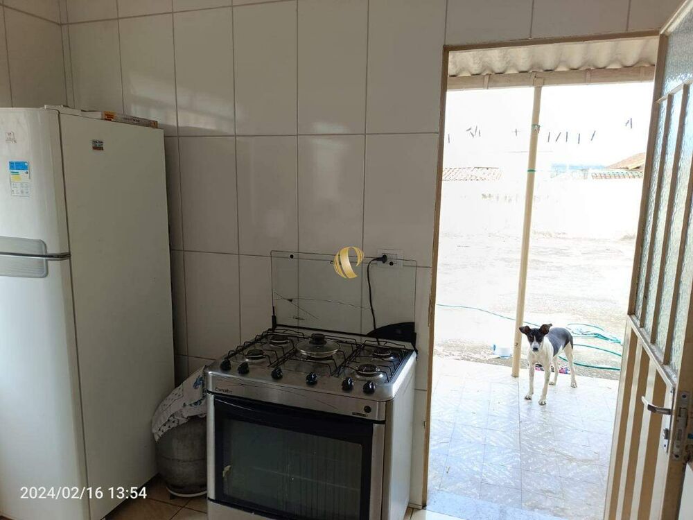 Casa à venda com 2 quartos, 75m² - Foto 4