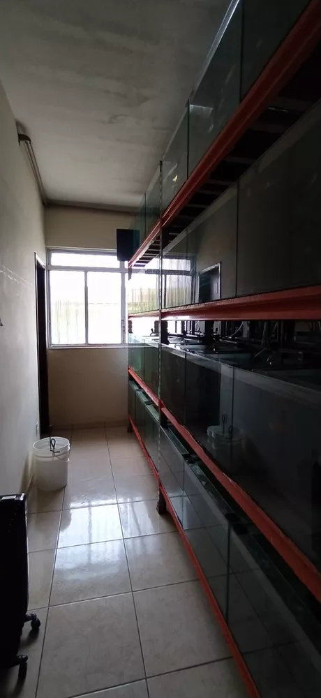 Casa à venda com 3 quartos, 360m² - Foto 4