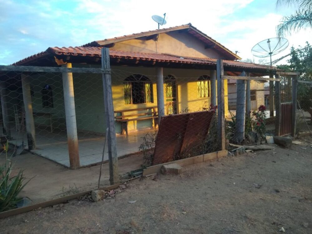 Fazenda à venda com 4 quartos, 800000m² - Foto 1