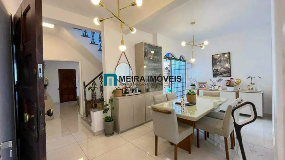 Casa, 4 quartos, 279 m² - Foto 1