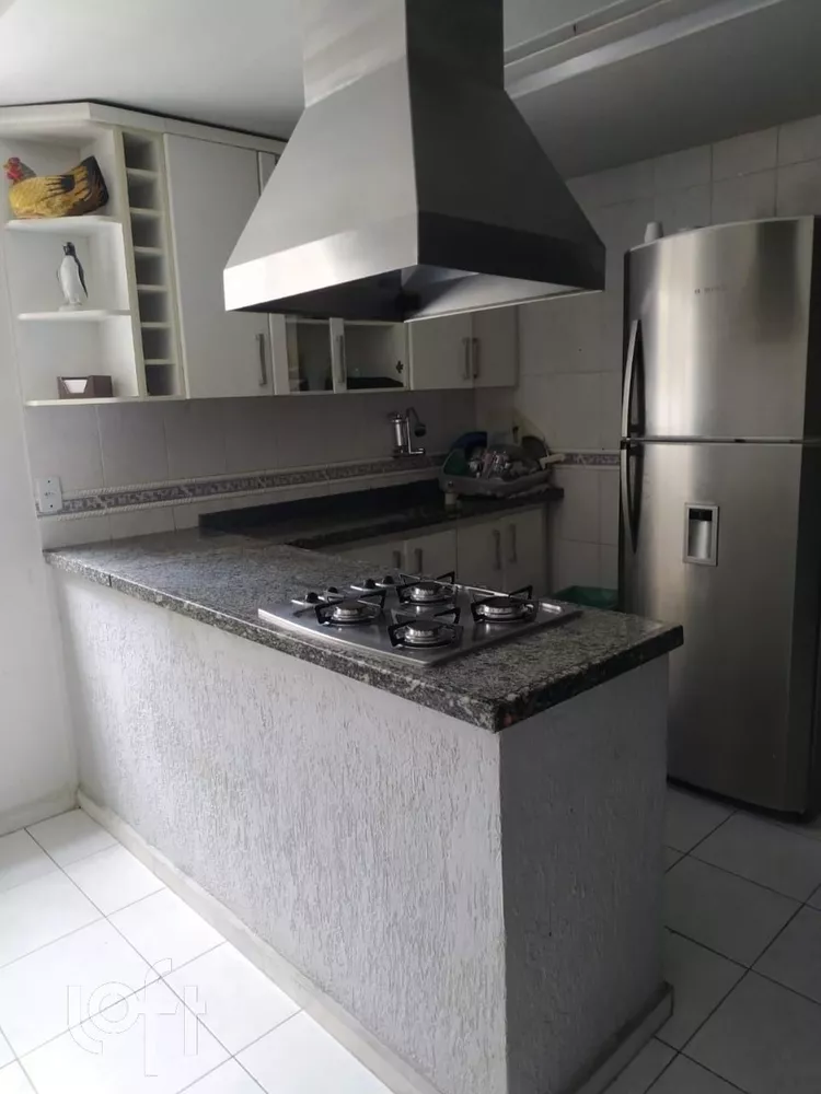 Casa à venda com 4 quartos, 230m² - Foto 14