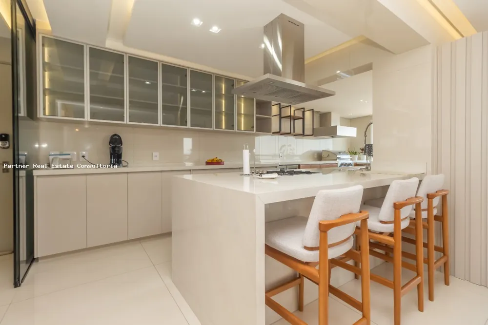 Apartamento, 3 quartos, 246 m² - Foto 2