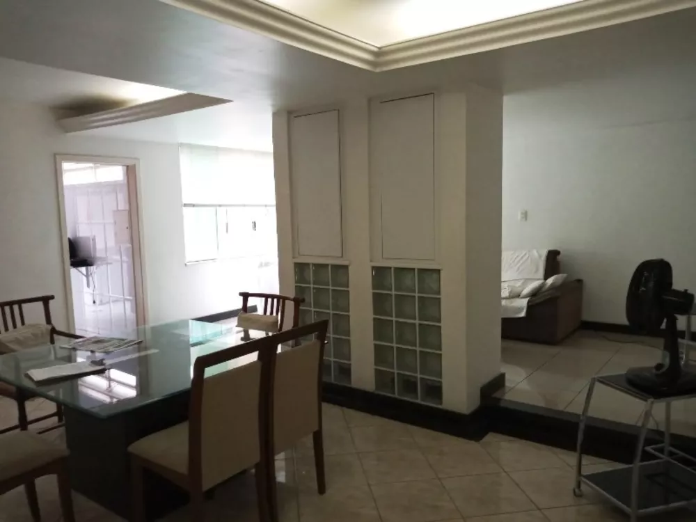 Apartamento à venda com 4 quartos, 200m² - Foto 2