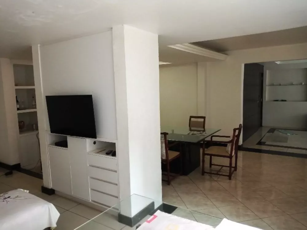 Apartamento à venda com 4 quartos, 200m² - Foto 4