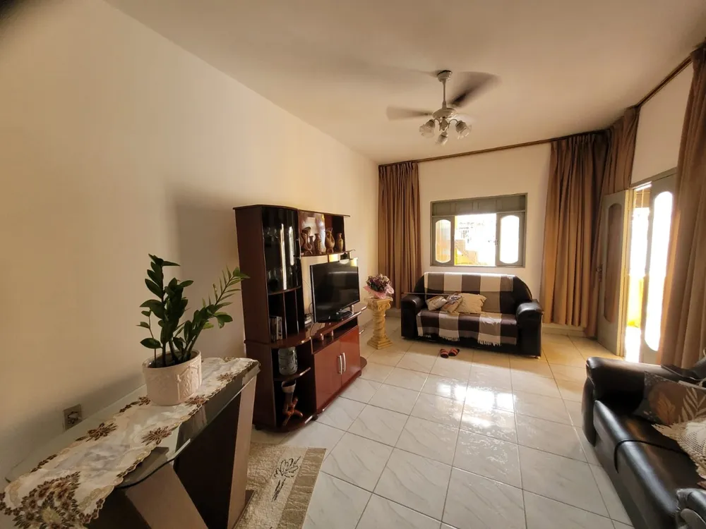 Casa, 6 quartos, 240 m² - Foto 3