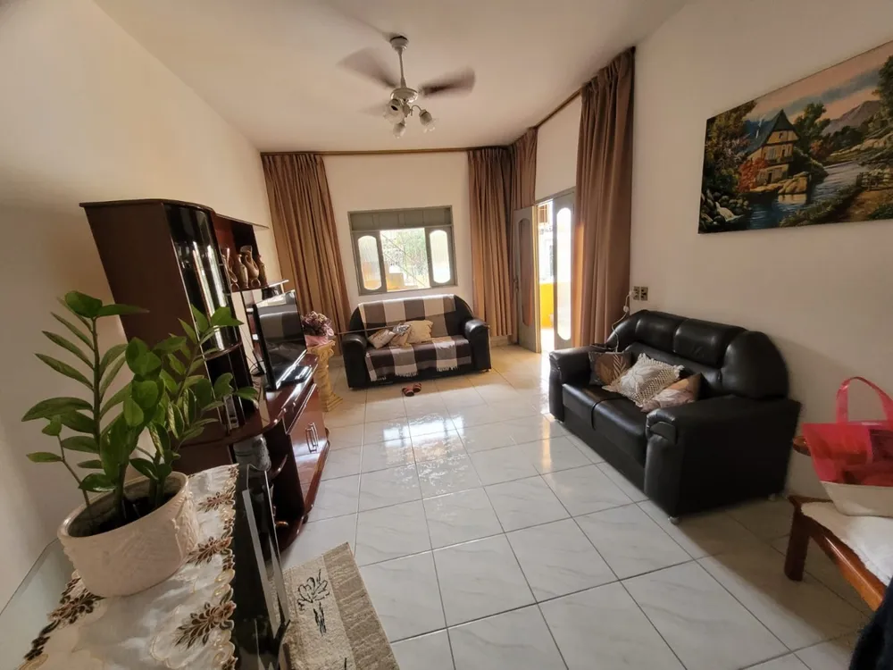Casa, 6 quartos, 240 m² - Foto 2