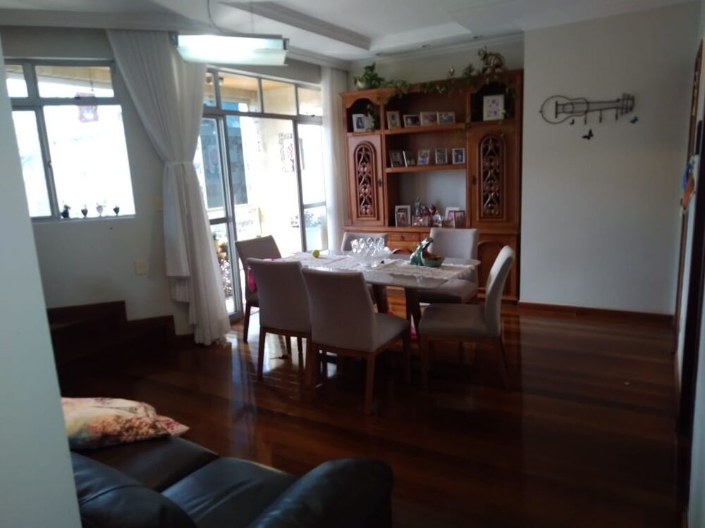 Cobertura à venda com 4 quartos, 220m² - Foto 1