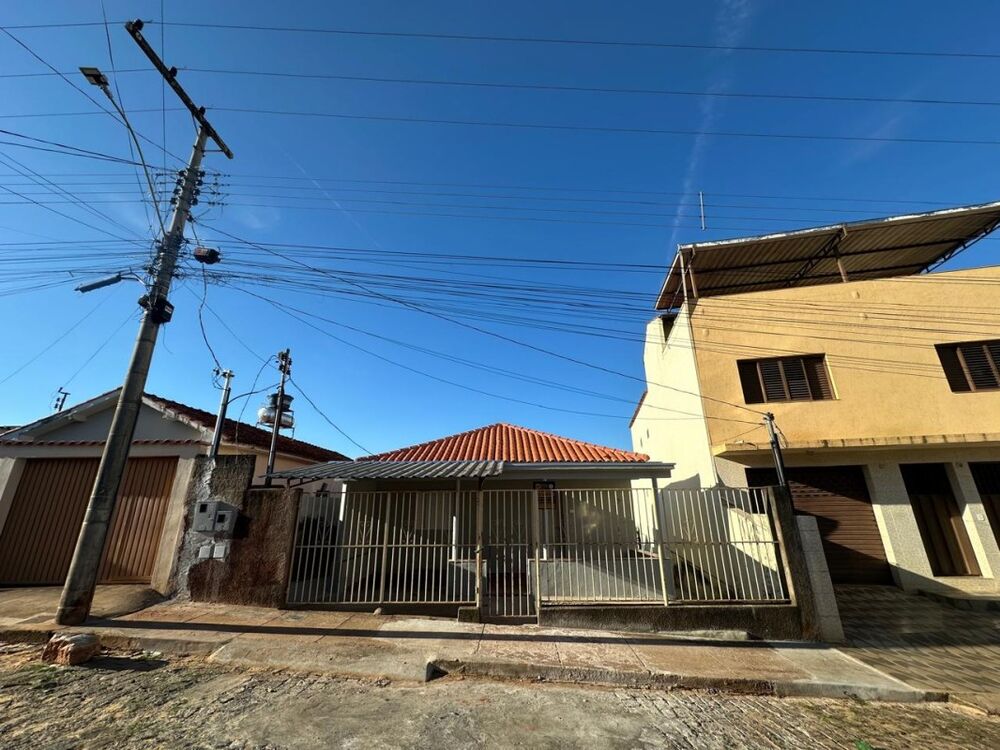 Casa para alugar com 3 quartos - Foto 1