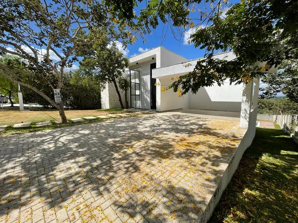 Casa de Condomínio à venda com 4 quartos, 260m² - Foto 1