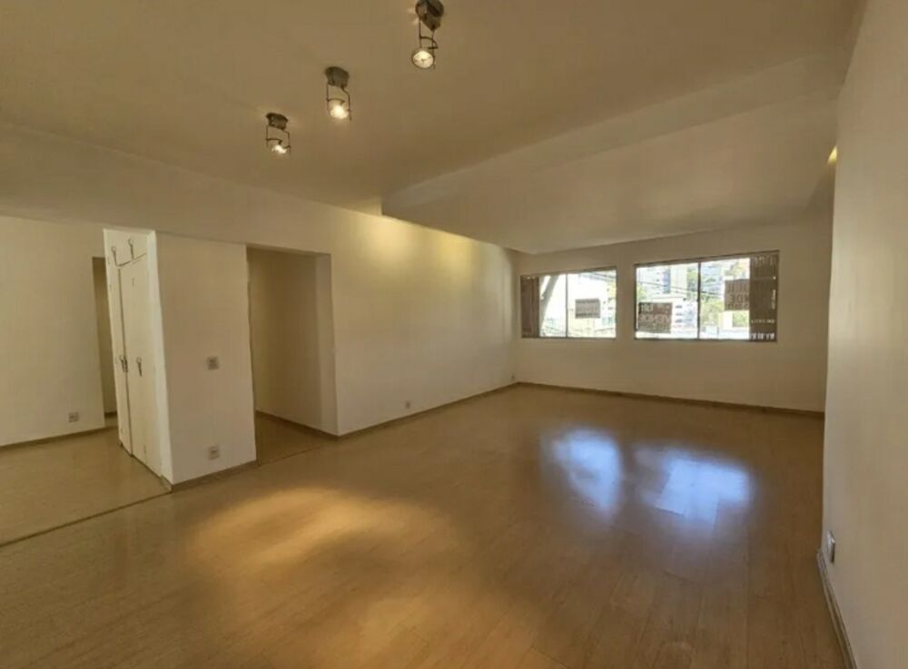 Apartamento para alugar com 3 quartos, 155m² - Foto 1