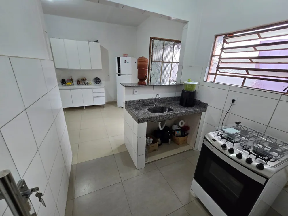 Casa, 6 quartos, 230 m² - Foto 2