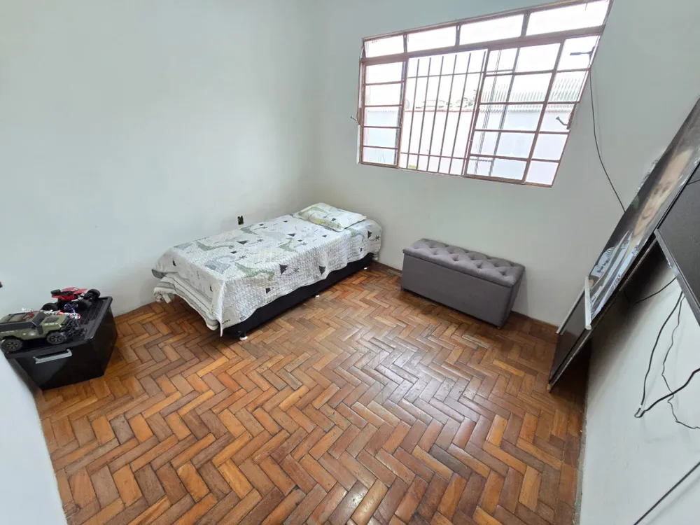 Casa, 6 quartos, 230 m² - Foto 3