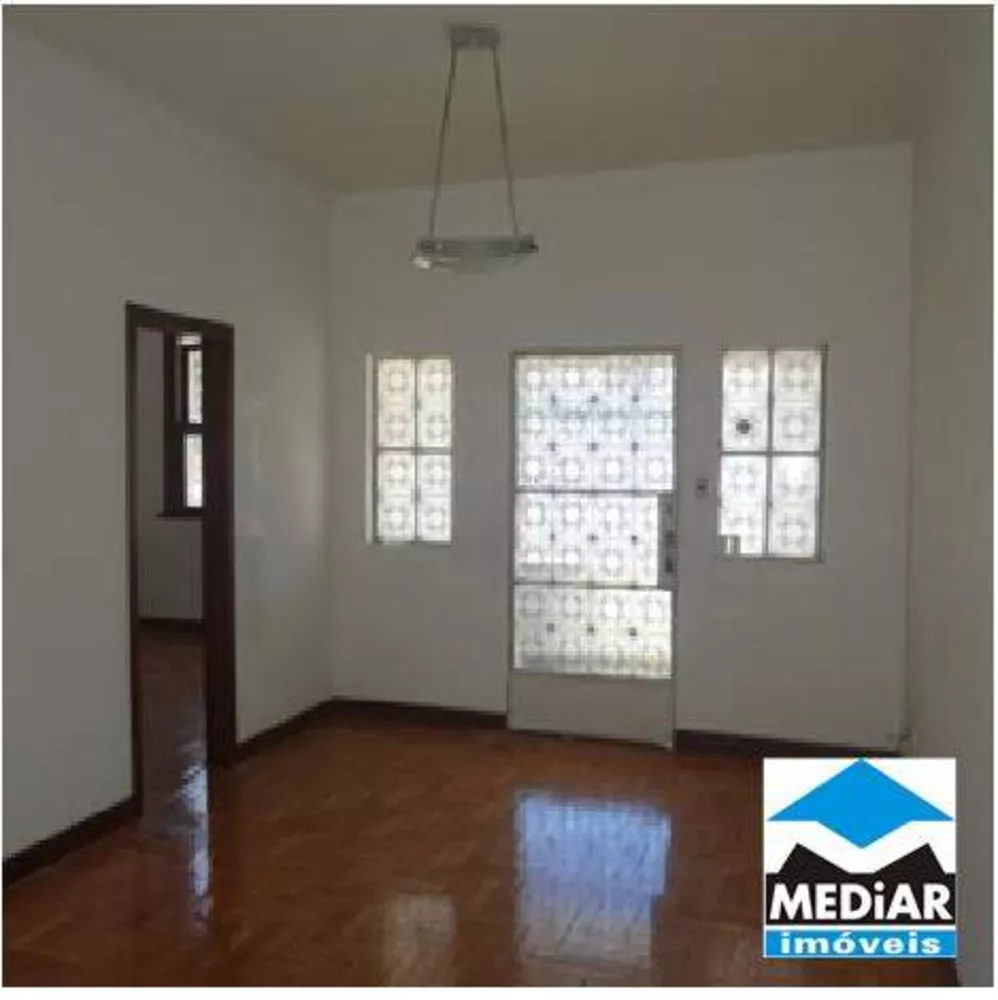 Casa à venda com 3 quartos, 180m² - Foto 2