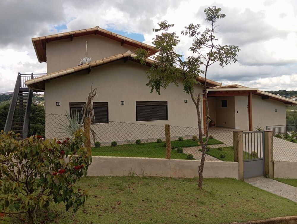 Casa de Condomínio à venda com 3 quartos, 216m² - Foto 3