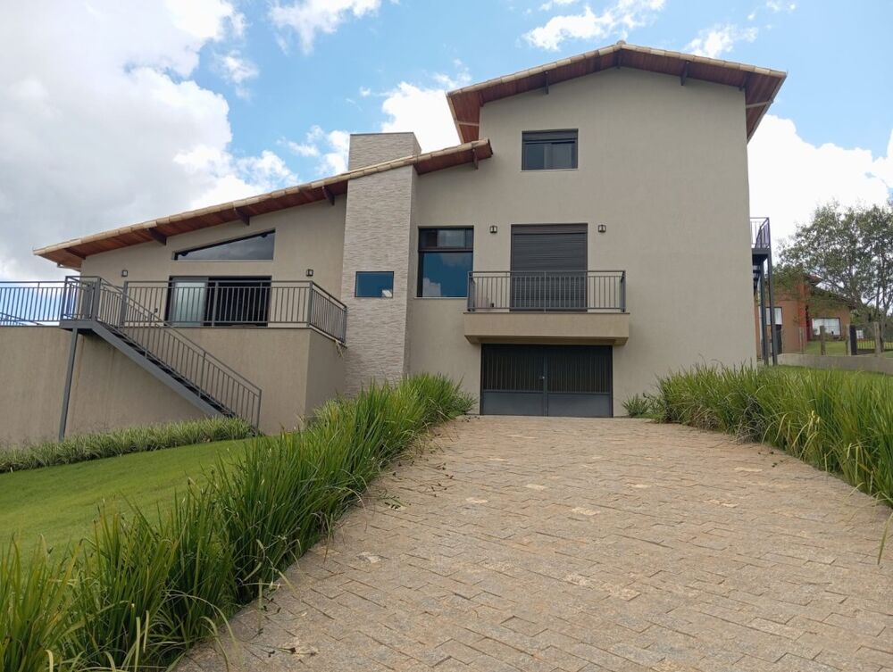 Casa de Condomínio à venda com 3 quartos, 216m² - Foto 1