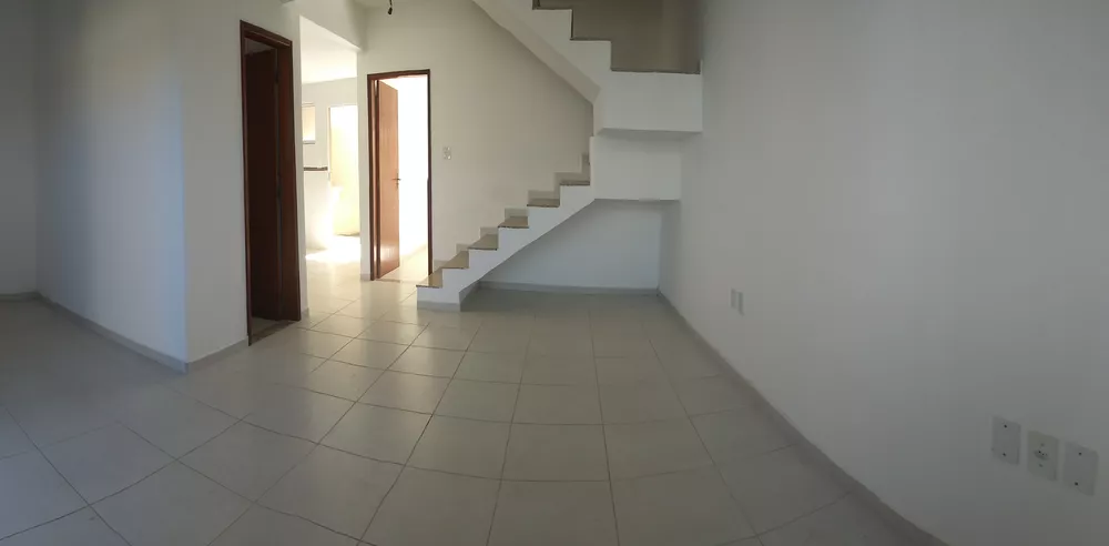 Casa à venda com 3 quartos, 156m² - Foto 2