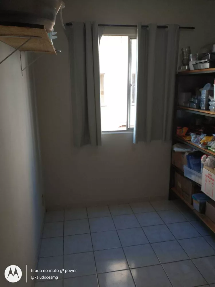 Apartamento à venda com 3 quartos, 47m² - Foto 1