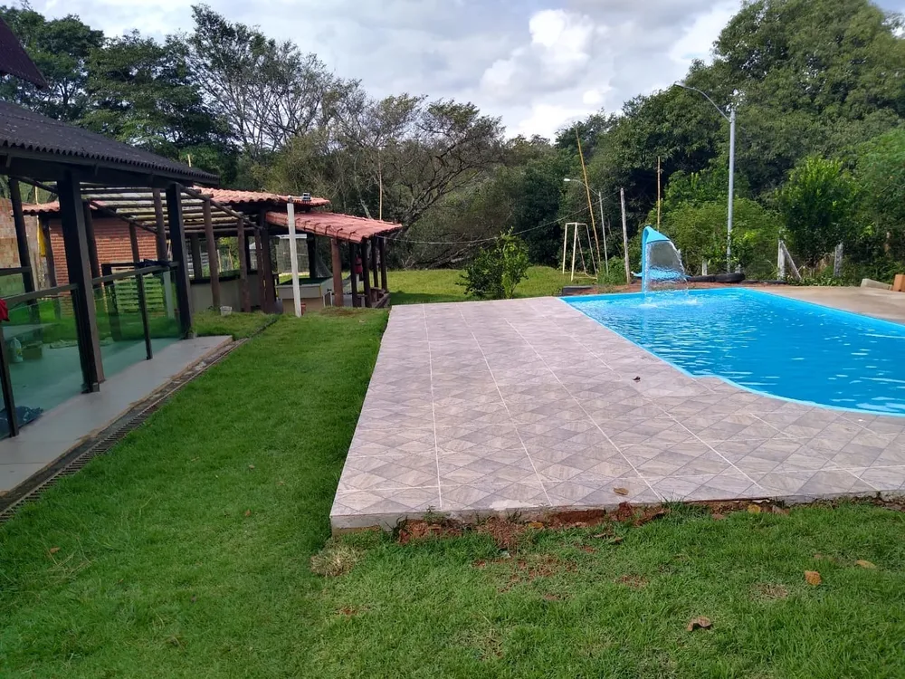 Chácara, 3 quartos, 2250 m² - Foto 1