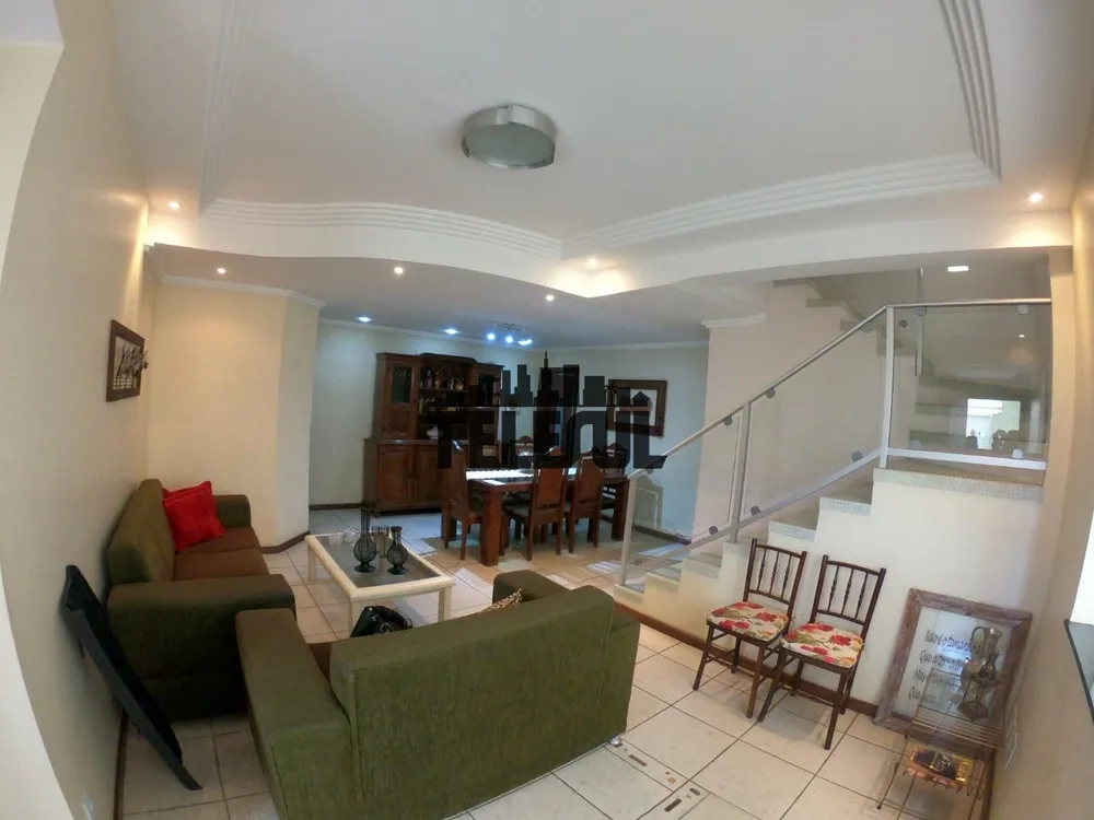 Casa, 3 quartos, 244 m² - Foto 2