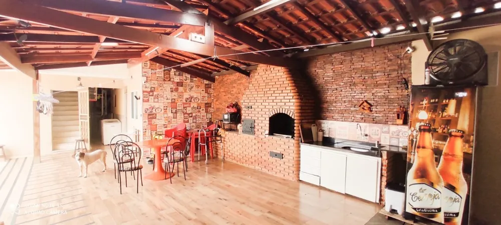 Casa, 3 quartos, 200 m² - Foto 1
