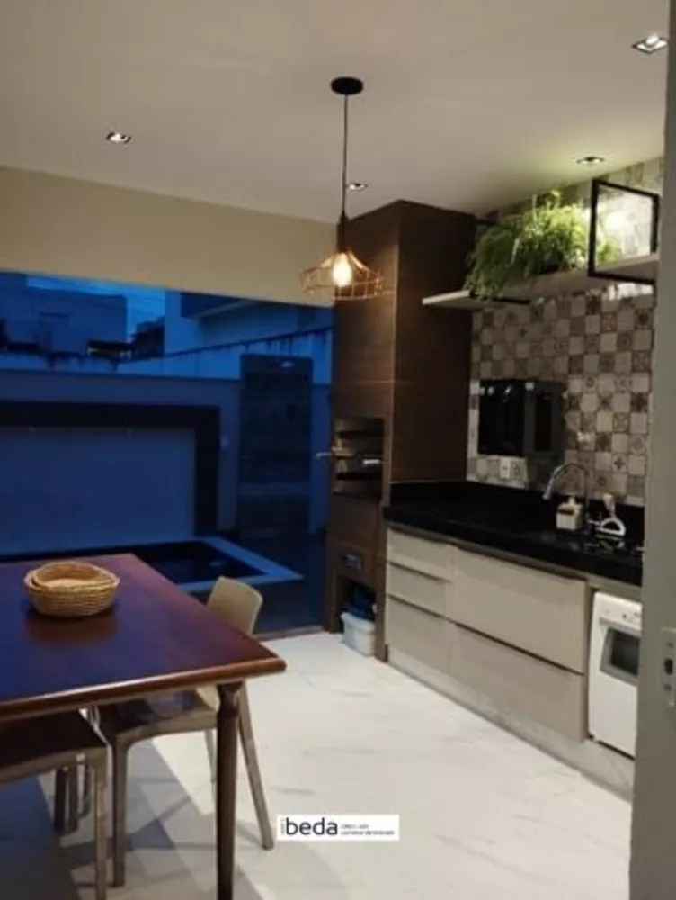 Casa de Condomínio à venda com 4 quartos, 260m² - Foto 3